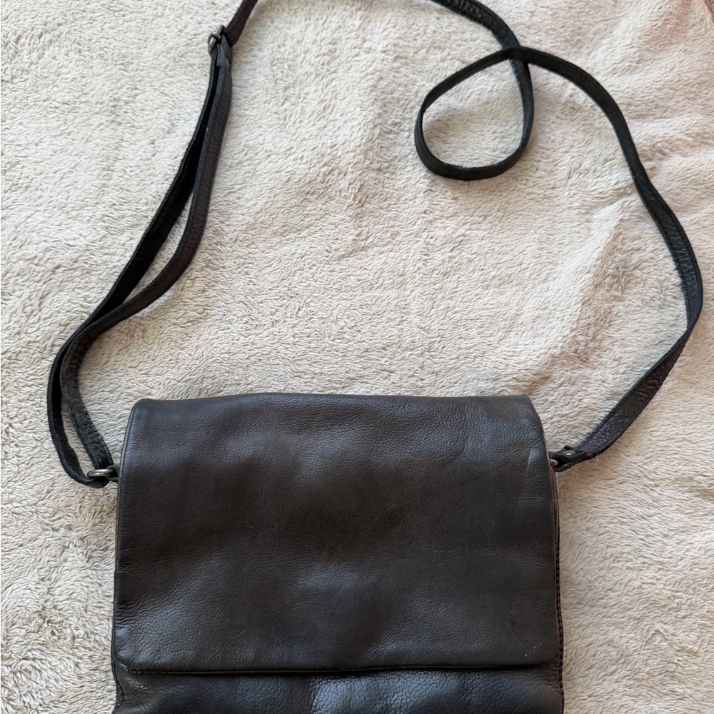 Latico Classic Black Leather woman crossbody Bag